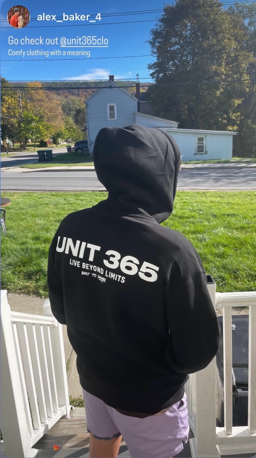 Alex in the Signature Heavyweight Hoodie, size L, stone